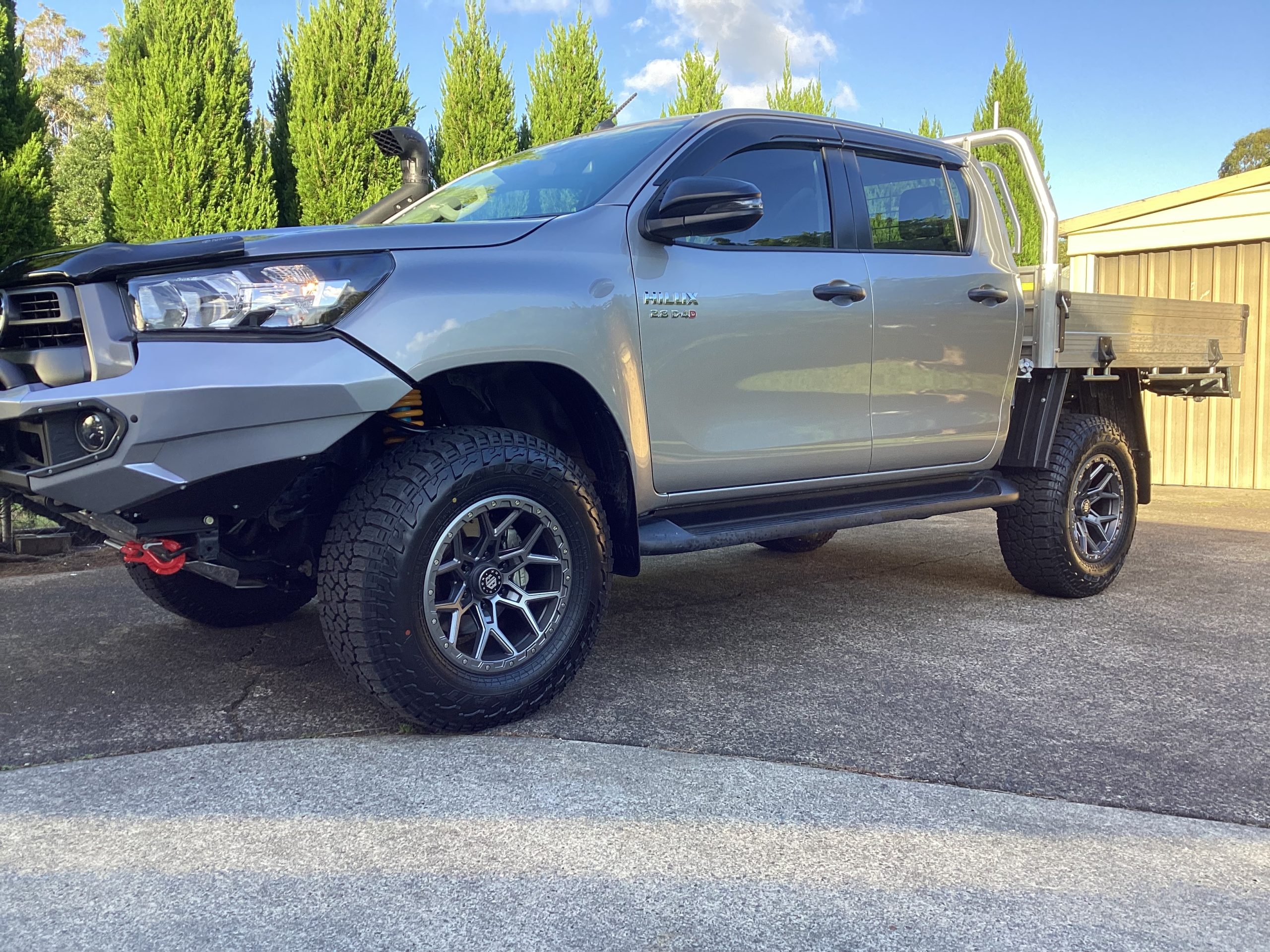 VIPER SATIN GREY (17X9 6X139.7 +12) VIPER SATIN GREY (17X9 6X139.7 +12)