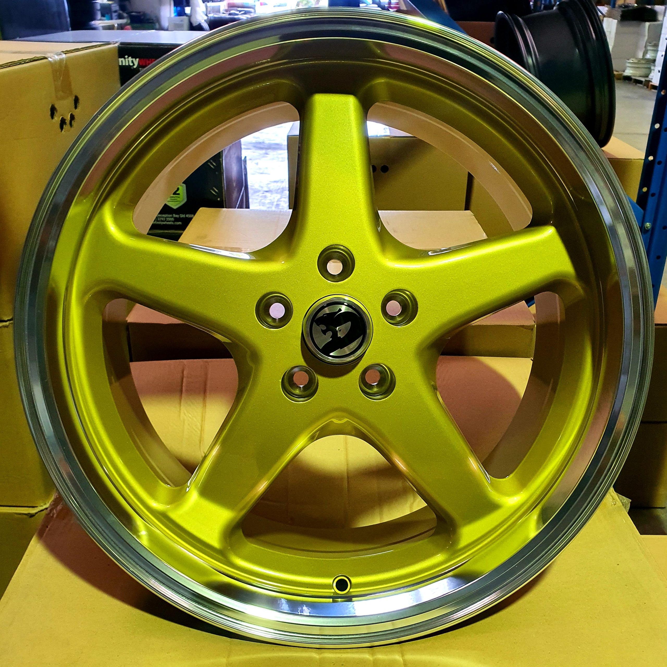 (WALKY WHEEL) LENSO TF1 GLOSS BLACK MIRRORED LIP (WALKY WHEEL) LENSO TF1 GLOSS BLACK MIRRORED LIP